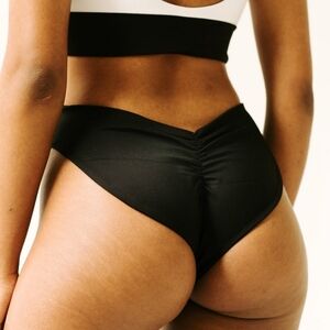 Londre Bodywear The High Leg Scrunch Bottoms size M